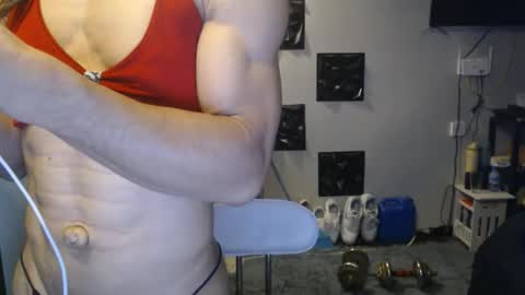 Snapshot of sexystrongcum chatting on October 18, 9:43 am sexystrongcum online show from October 18, 9:43 am