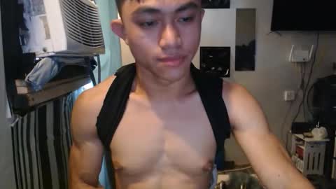 sexystrongcum online show from May 3, 2:39 am