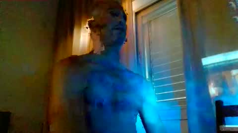 Snapshot of sexytlvhere chatting on December 17, 5:24 am sexytlvhere online show from December 17, 5:24 am