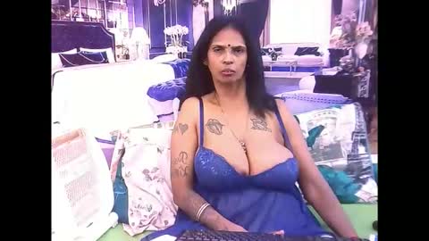 Snapshot of sexyva4u2luv chatting on November 2, 8:44 pm sexyva4u2luv online show from November 2, 8:44 pm