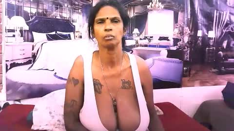 Snapshot of sexyva4u2luv chatting on November 21, 6:39 pm sexyva4u2luv online show from November 21, 6:39 pm