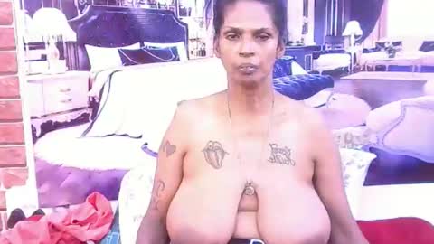 Snapshot of sexyva4u2luv chatting on November 26, 7:37 pm sexyva4u2luv online show from November 26, 7:37 pm