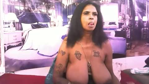 Snapshot of sexyva4u2luv chatting on December 2, 11:11 pm sexyva4u2luv online show from December 2, 11:11 pm