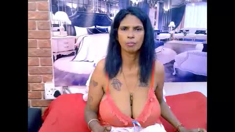 sexyva4u2luv online show from May 3, 5:19 pm