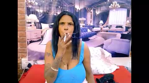 sexyva4u2luv online show from May 11, 5:35 am