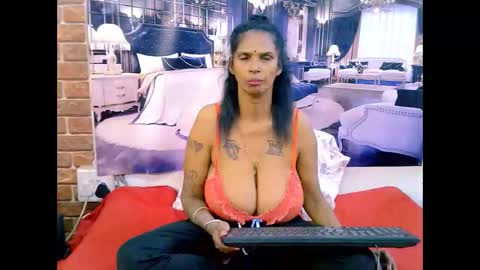sexyva4u2luv online show from May 11, 6:05 pm
