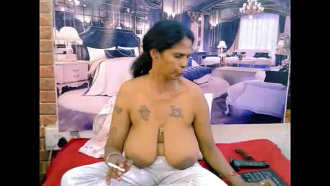 sexyva4u2luv online show from May 16, 8:22 am