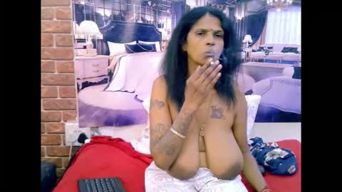 sexyva4u2luv online show from May 17, 10:44 am