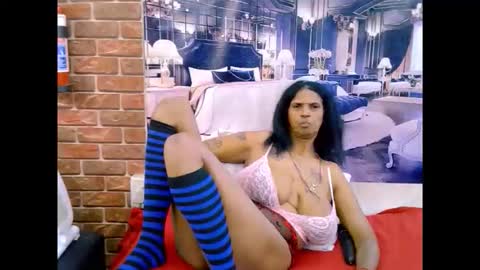 sexyva4u2luv online show from May 26, 5:58 am