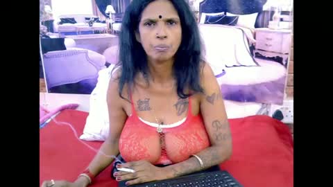 sexyva4u2luv online show from June 14, 5:53 am