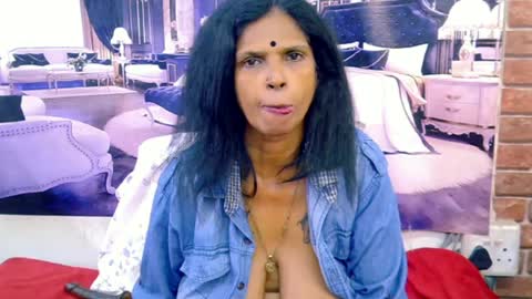 sexyva4u2luv online show from June 18, 9:09 am