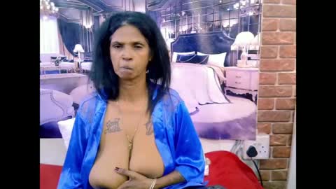 sexyva4u2luv online show from June 26, 6:18 am
