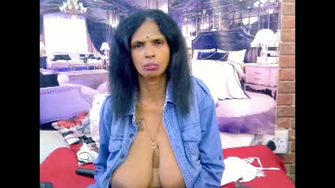 sexyva4u2luv online show from June 30, 11:39 pm