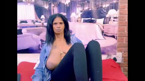sexyva4u2luv online show from July 1, 11:48 pm