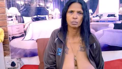sexyva4u2luv online show from July 29, 5:27 am