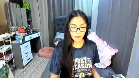 Snapshot of sexyxenaaa chatting on December 20, 7:32 pm Xenaaa online show from December 20, 7:32 pm