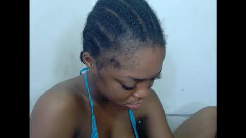 sexyxmilfx online show from February 21, 11:28 pm