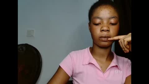 Snapshot of sexyxpeach chatting on October 18, 3:35 pm sexyxpeach online show from October 18, 3:35 pm