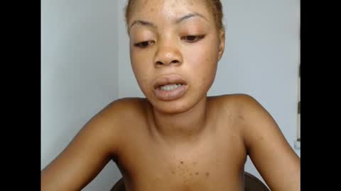 Snapshot of sexyxpeach chatting on October 26, 2:12 pm sexyxpeach online show from October 26, 2:12 pm