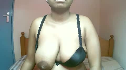 Snapshot of sexyyred_ chatting on September 18, 10:28 am sexyyred_ online show from September 18, 10:28 am