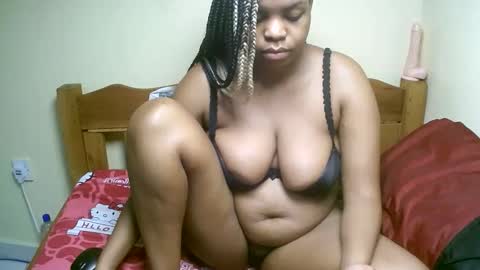 Snapshot of sexyyred_ chatting on February 22, 4:38 pm sexyyred_ online show from February 22, 4:38 pm