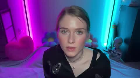 shadebabe online show from April 21, 1:17 pm