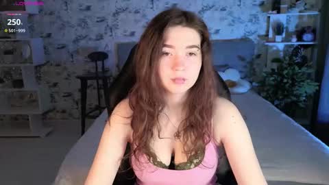 Snapshot of shadednight chatting on November 9, 11:08 am Im Mary online show from November 9, 11:08 am