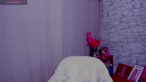 Snapshot of shaden_1 chatting on June 14, 1:58 am Liz online show from June 14, 1:58 am
