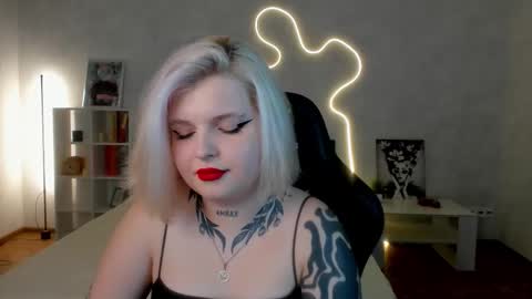 Lana online show from November 9, 7:39 am