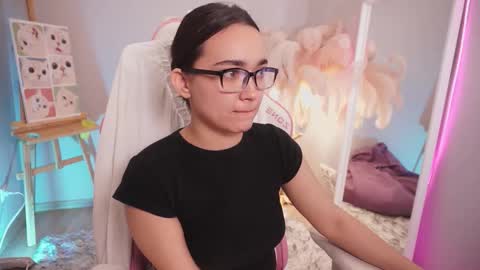 Snapshot of shadowlotus_ chatting on October 30, 6:48 am Lily  online show from October 30, 6:48 am