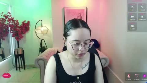 Snapshot of shady_bug chatting on May 8, 8:14 pm Shady online show from May 8, 8:14 pm