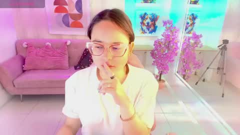 Snapshot of shady_bug chatting on May 10, 12:21 pm Shady online show from May 10, 12:21 pm