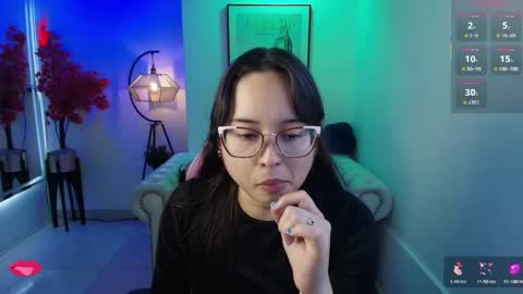 Snapshot of shady_bug chatting on May 12, 8:28 pm Shady online show from May 12, 8:28 pm