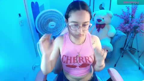 Snapshot of shady_bug chatting on June 3, 8:03 pm Shady online show from June 3, 8:03 pm
