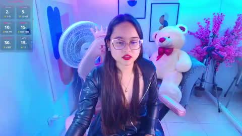 Snapshot of shady_bug chatting on June 5, 8:47 pm Shady online show from June 5, 8:47 pm