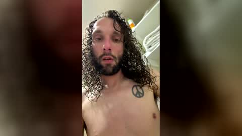 Snapshot of shaggyslim69 chatting on February 3, 6:40 am shaggyslim69 online show from February 3, 6:40 am