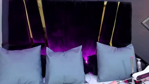 Snapshot of shaina_vasquez chatting on February 8, 10:19 pm Shaina Vasquez online show from February 8, 10:19 pm