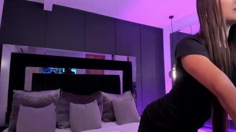 Snapshot of shaina_vasquez chatting on October 7, 7:11 pm Shaina Vasquez online show from October 7, 7:11 pm