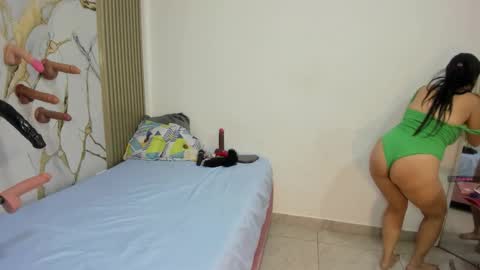 Snapshot of shalomexotic chatting on December 2, 11:59 am shalomexotic online show from December 2, 11:59 am