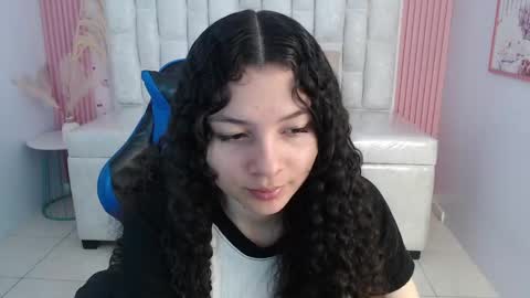 Shalon  online show from October 25, 1:29 pm