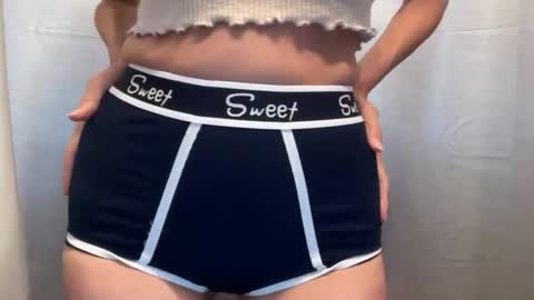 Snapshot of shamanwoman chatting on December 1, 5:29 pm Shaman Woman online show from December 1, 5:29 pm