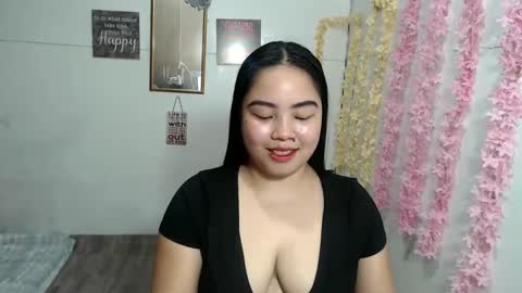 Snapshot of shamcysupsup chatting on February 1, 9:21 am Shamcy online show from February 1, 9:21 am