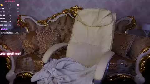 Snapshot of shame_lesss chatting on July 14, 10:32 am Lessi online show from July 14, 10:32 am