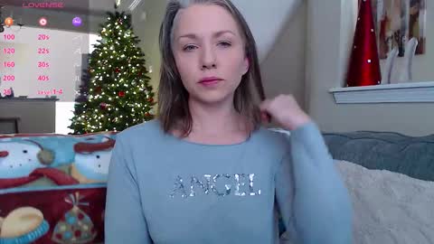Shalynn online show from December 15, 5:06 pm