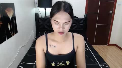 shane_018 online show from March 2, 7:15 am