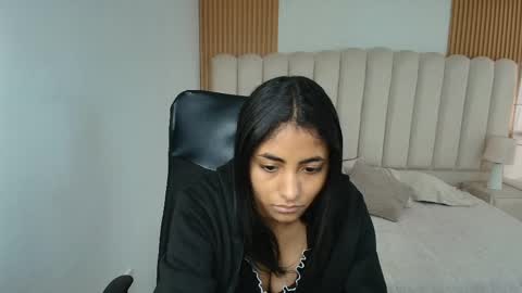 shanelle online show from April 25, 1:41 pm