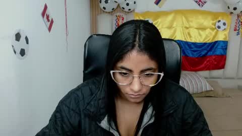 shanelle online show from June 11, 1:09 pm