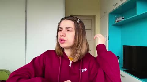 Lia online show from April 18, 8:51 am