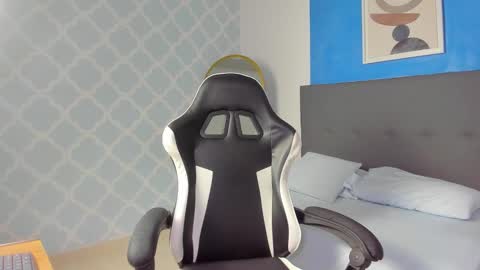 Snapshot of shanel_smithh chatting on November 8, 12:05 pm Shanel online show from November 8, 12:05 pm