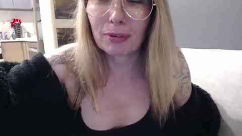 Shannon07 online show from December 31, 1:15 am